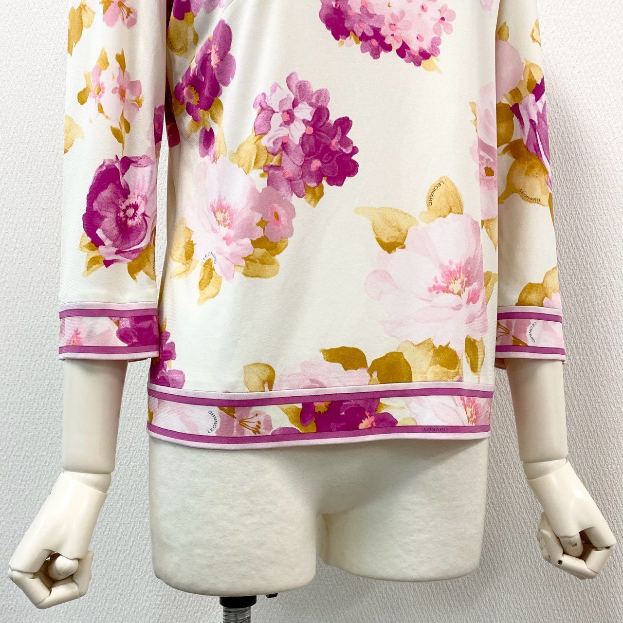 レオナール長袖ブラウスピンクカンカン素材花柄