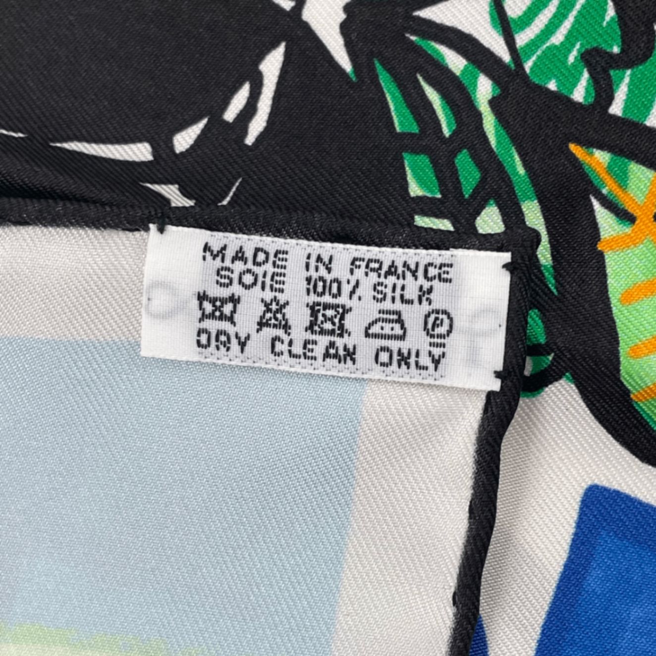 HERMES エルメス MODERNISME TROPICAL カレ90 レディース