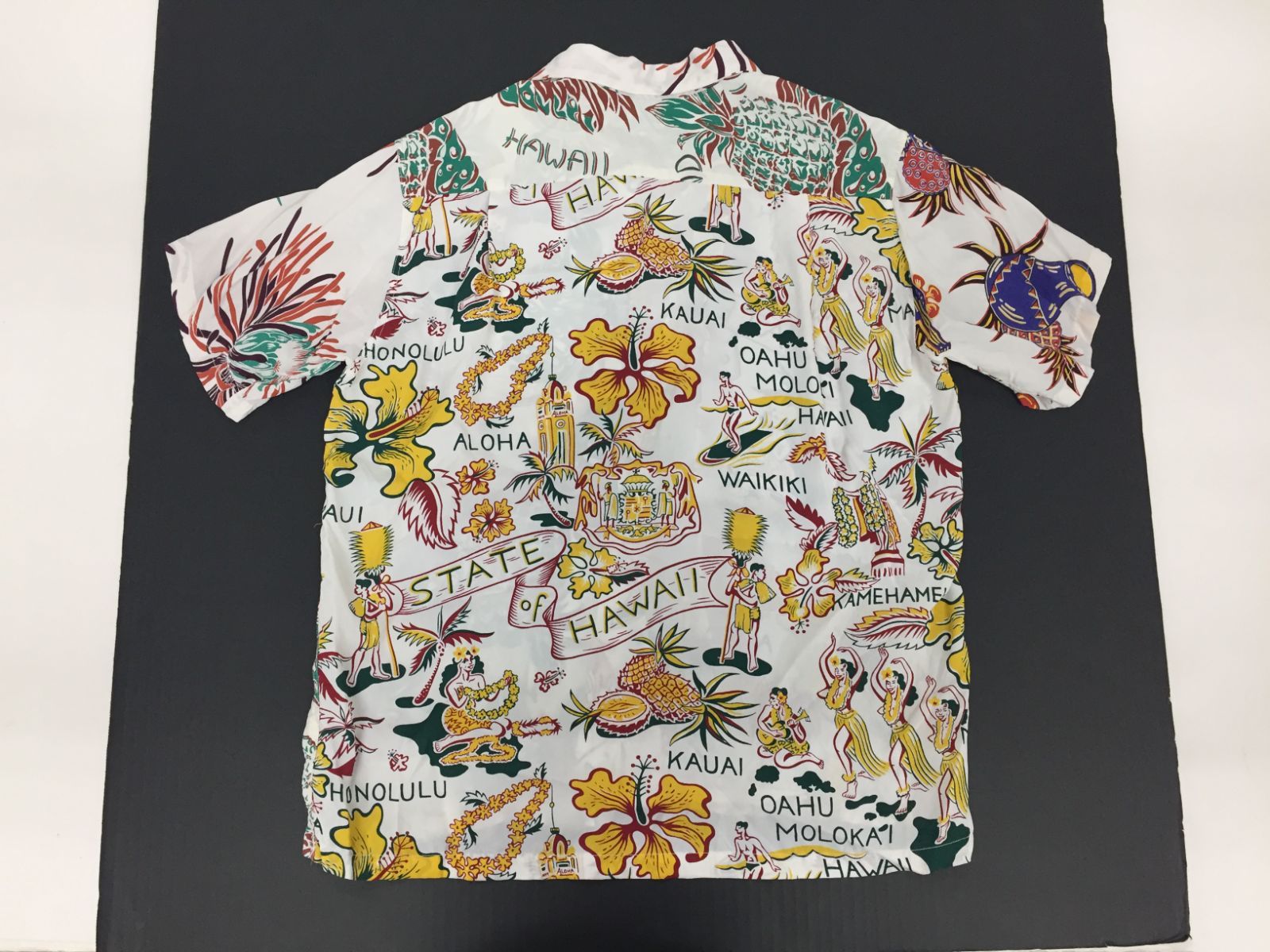 【美品】SUN SURF × BEAMS アロハシャツ リーフパターンM SUN SURF × BEAMS】三色三様のスタイリング｜ビームス 川崎｜BEAMS