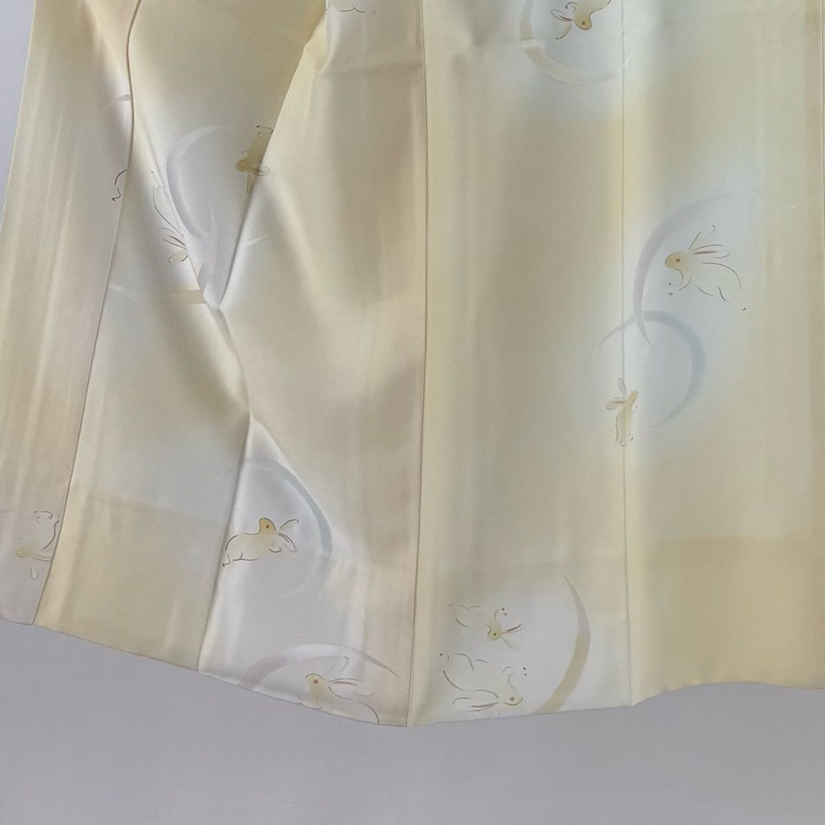 長襦袢 身丈127cm 裄丈65cm M うさぎ 染め分け ぼかし ベージュ 正絹 秀品