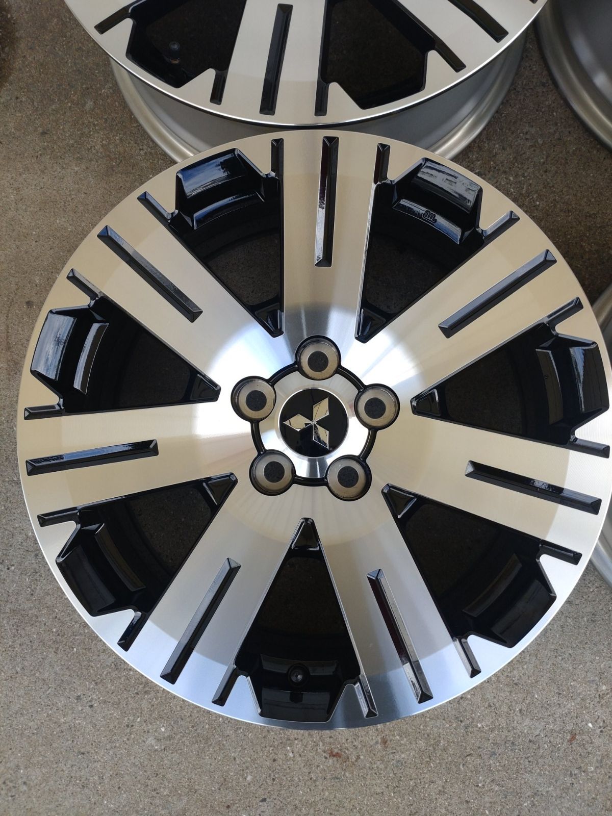 ♪ ENKEI製 三菱 ミツビシ デリカD5 純正 18インチ 7J 38 114.3-5H アウトランダー エクリプスクロス ジャスパー等にも