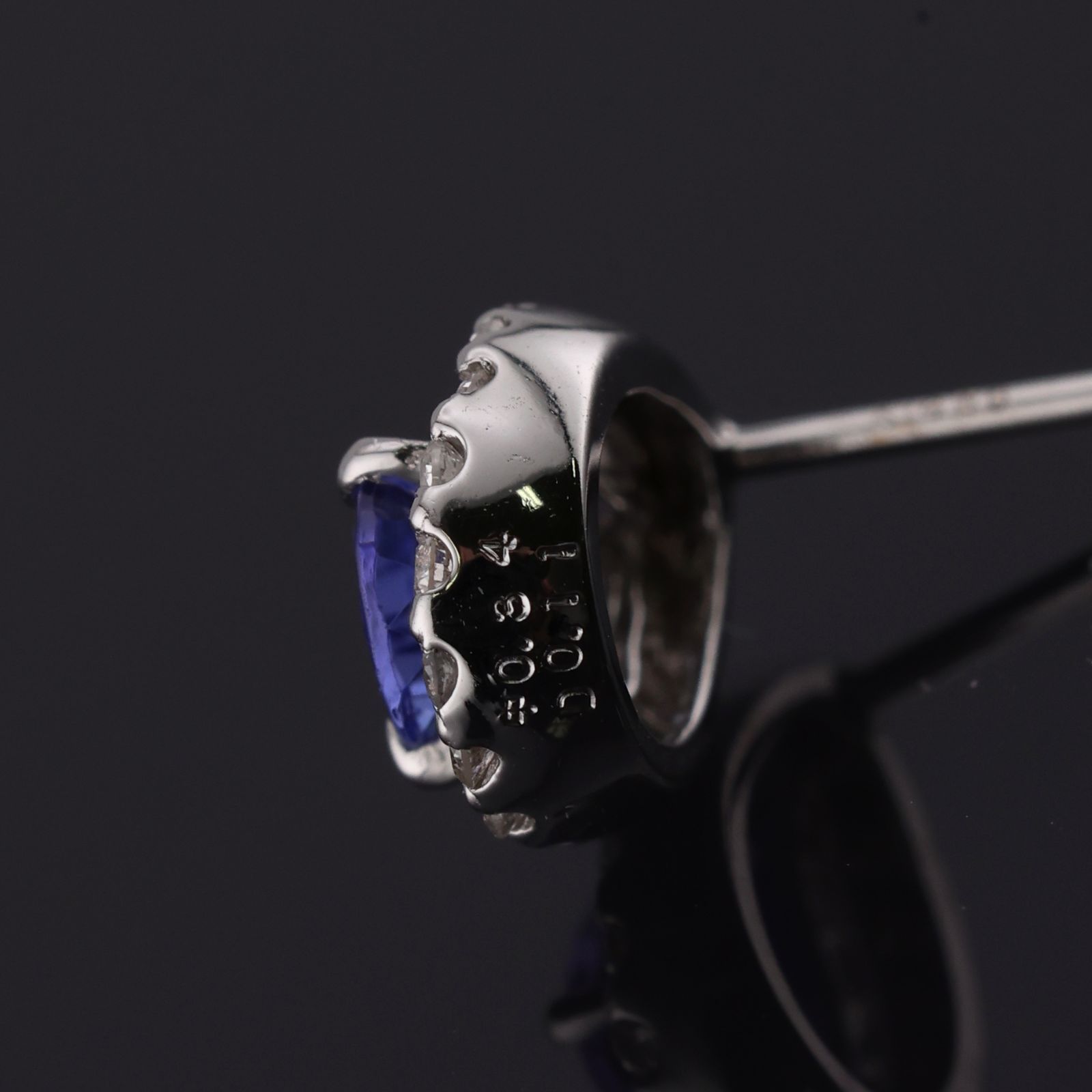 ホワイトゴールド タンザナイト