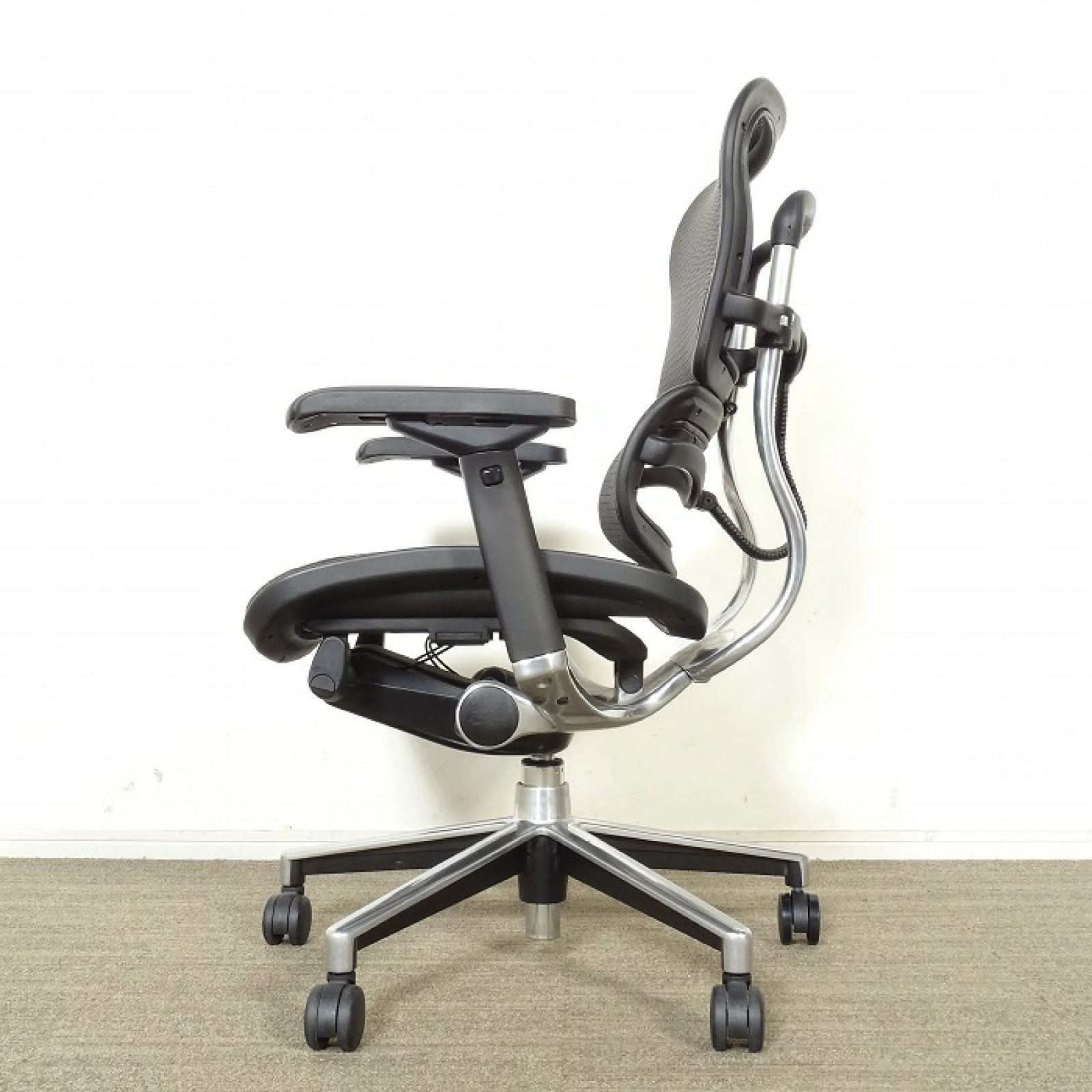 ◾︎SELUNO◾︎ 展示 Ergohuman エルゴヒューマン Basic ベーシック ワークチェア ブラック 11万 v693 MARWIL-DEMENAGEMENTS_CH