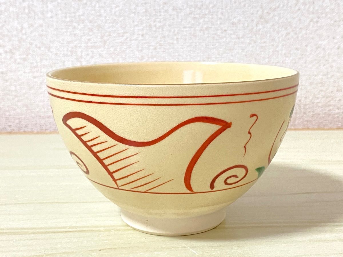 F057S】陶器 茶碗 龍靖 銘 色花絵 胴径約12cm 高さ約7.7cm 和