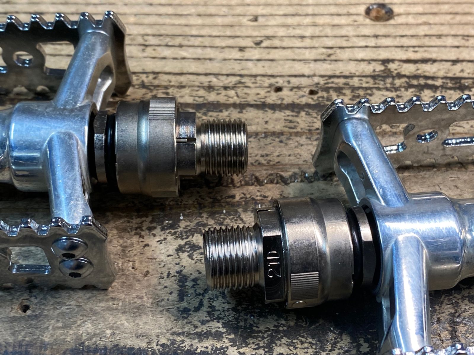 着脱式 フラットペダル