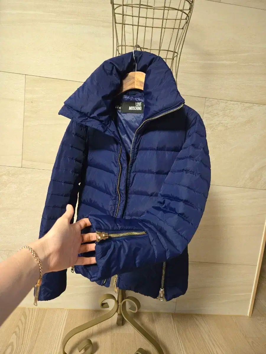 モスキーノ レディース