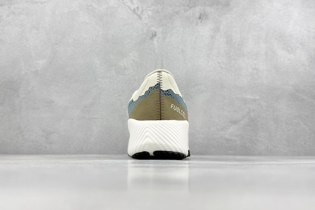 STONE ISLAND X TOKYO DESIGN STUDIO New Balance RC ELITE V2 