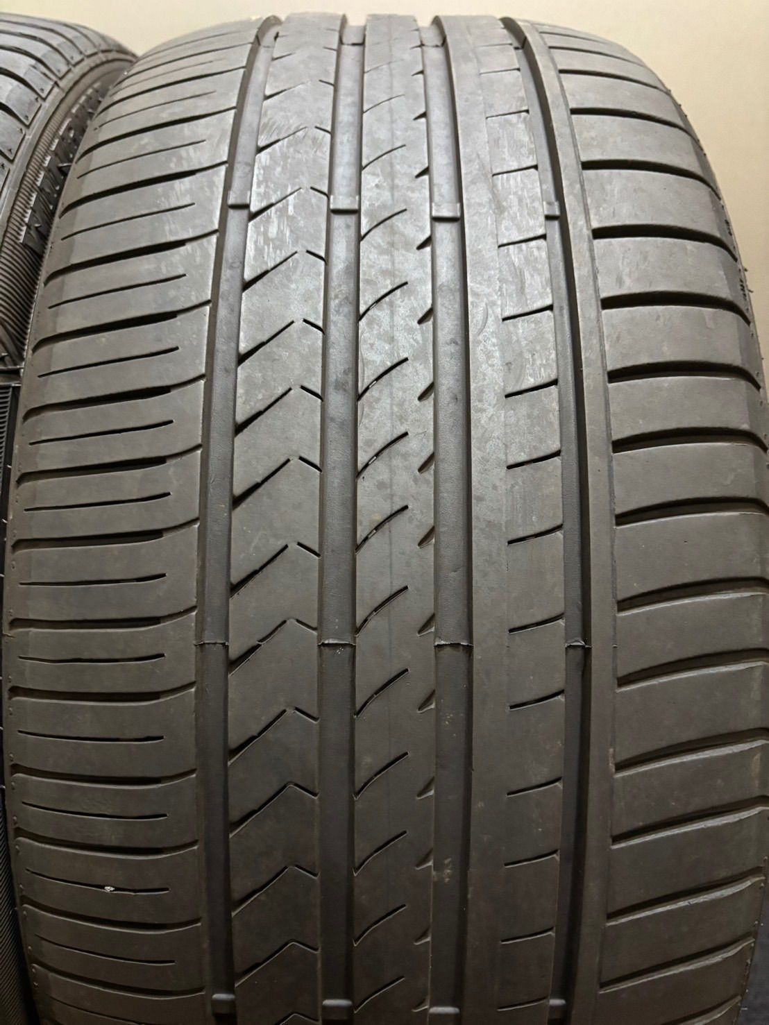 245 35ZR19 WINRUN R330 22年製 夏タイヤ サマータイヤ 2本 クラウン セルシオ マジェスタ 2-K167