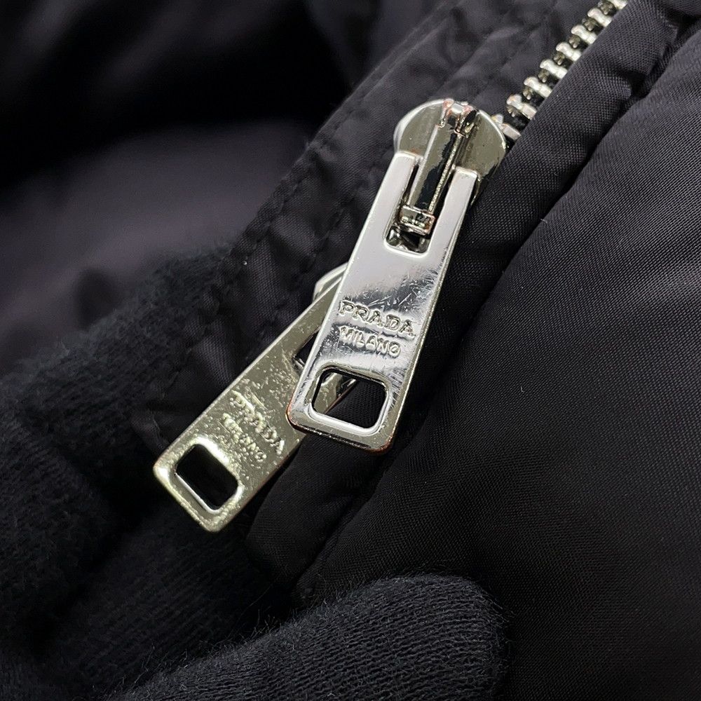 プラダ ダウンジャケット