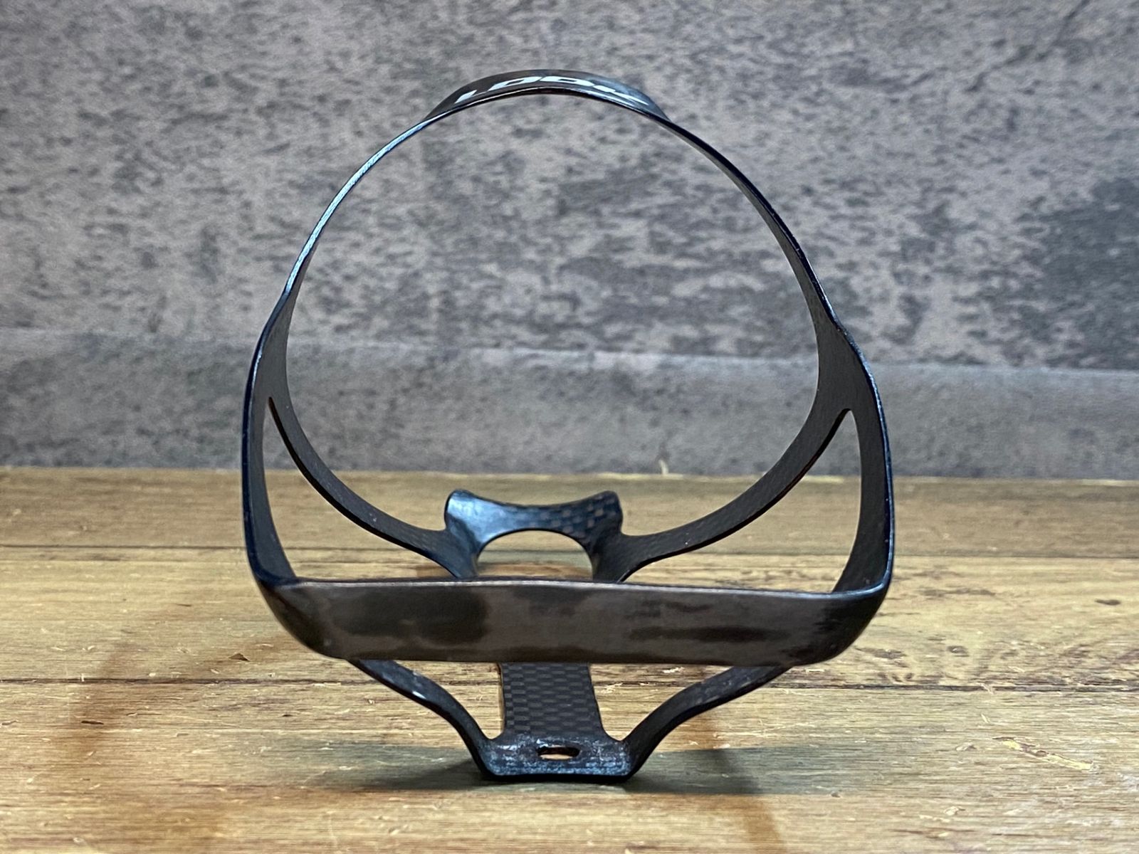 カーボンボトルケージ