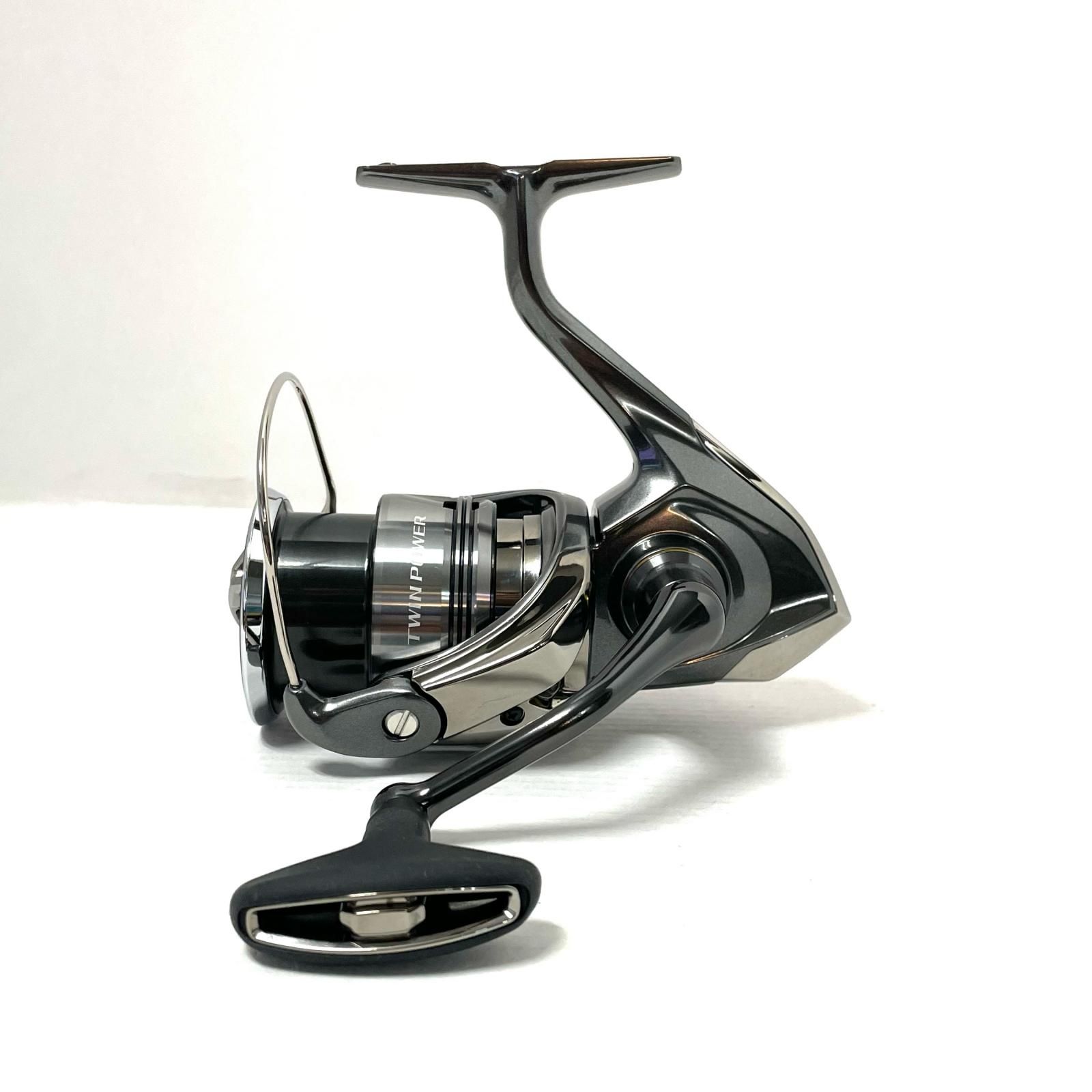 尾張小牧店】 中古 SHIMANO | シマノ リール 24ツインパワー 【スピニングリール】 3000MHG 【86】 シマノ(SHIMANO) スピニングリール  24 ツインパワー 4000M シマノ 24 ツインパワー 4000XG / スピニングリール shimano 尾張小牧店】 中古 SHIMANO | シマノ  リール 24 ...