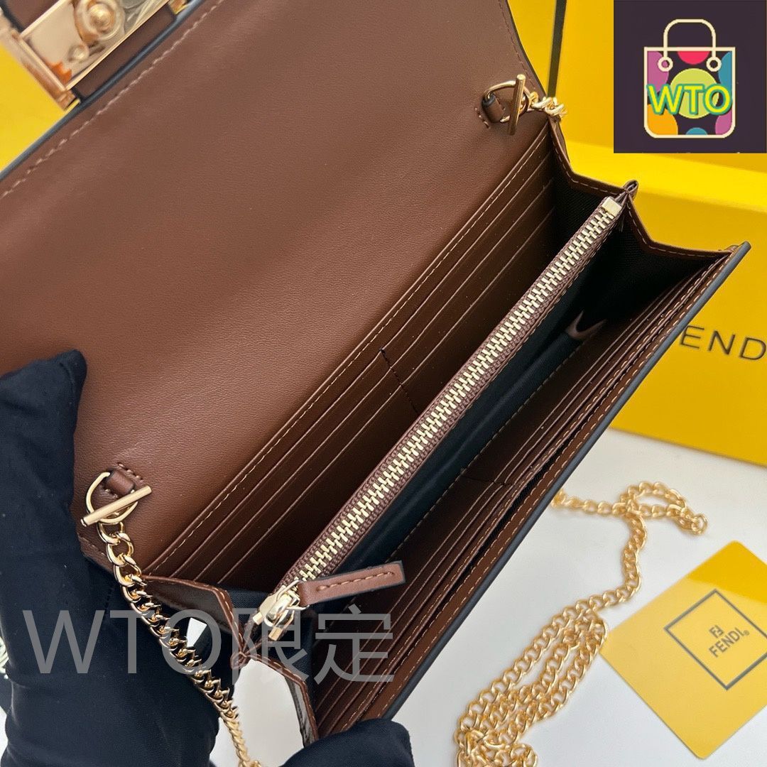 Fendi フェンディ