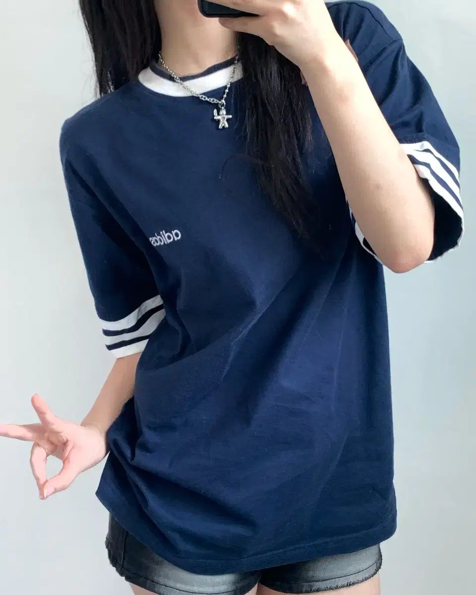 Adidas オルダディダス ネイビー 3 -ストライプ Tシャツ