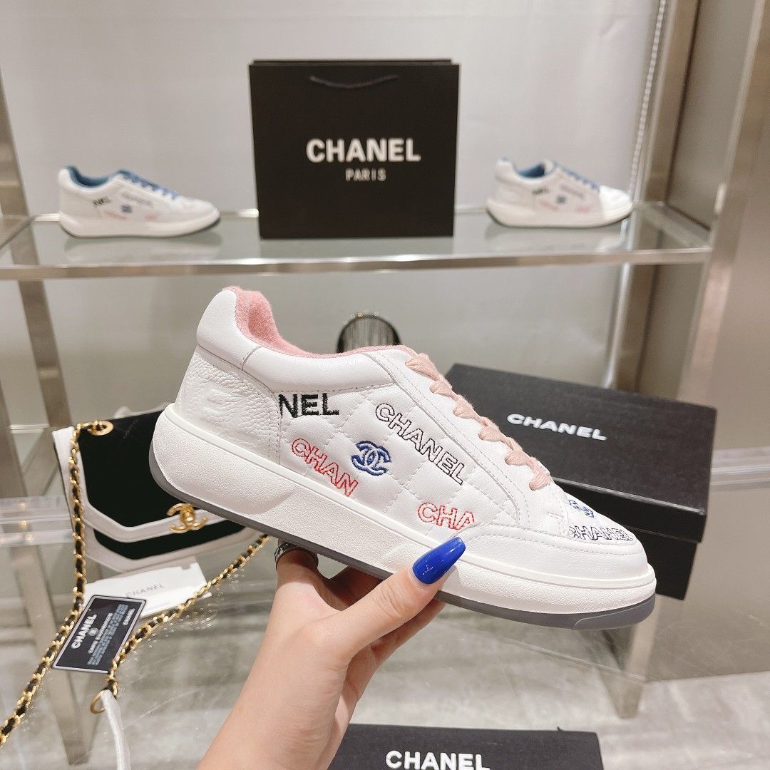 CHANEL 超軽量カジュアルスニーカーホワイト