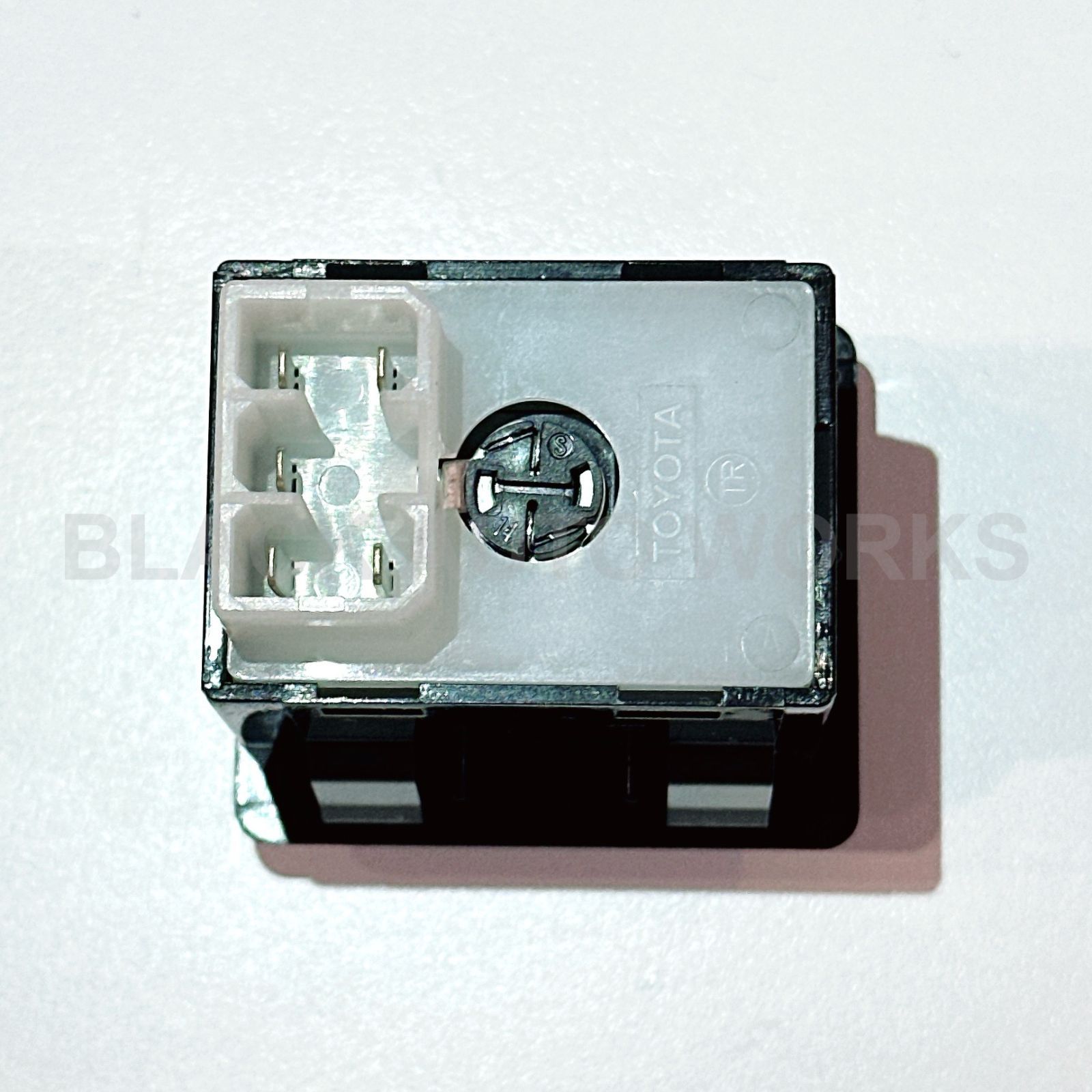 トヨタ純正品】ランクル 70 4WD スイッチ 24V 四駆 切替