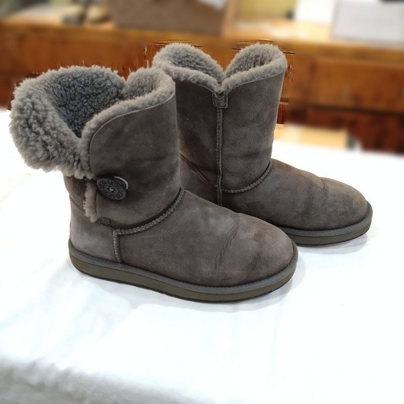 中古○UGG○ ムートンブーツ 24cm グレー US7 ショートブーツ 箱