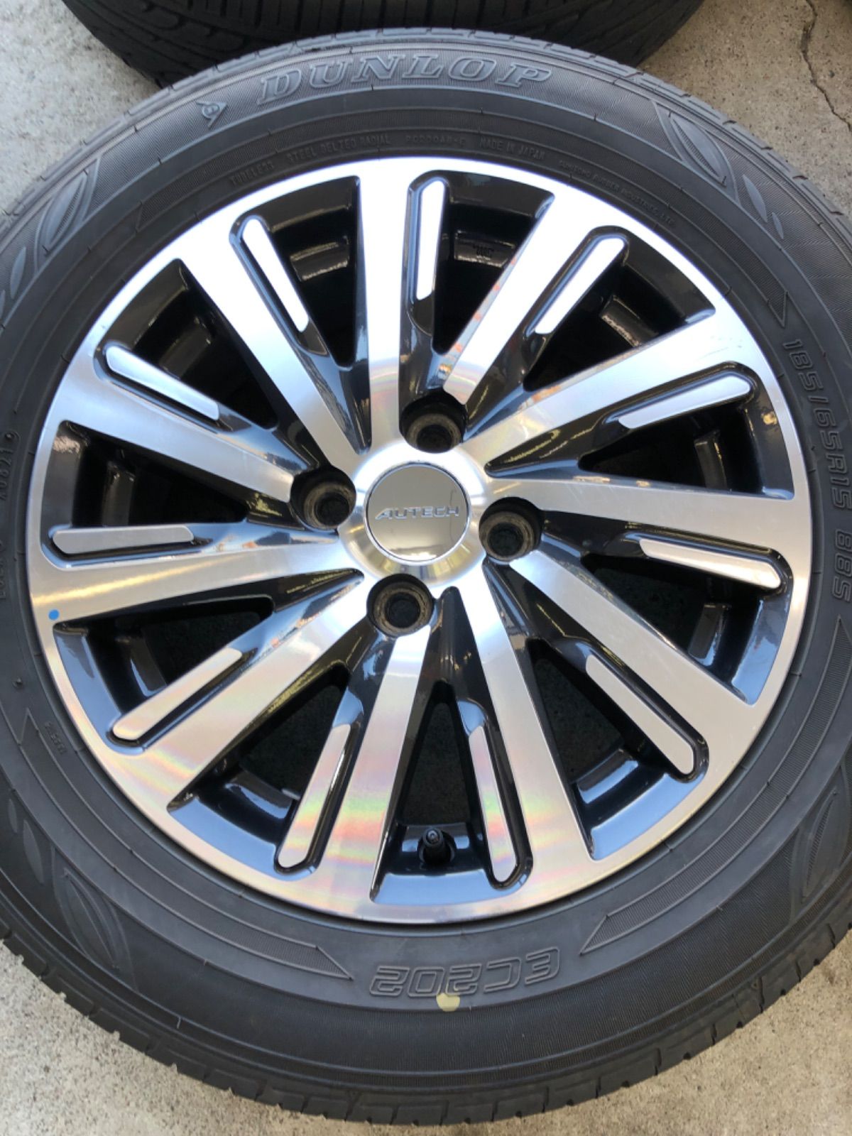 日産 ノート AUTECH オーテック E12 185/65R15 サマータイヤ アルミ