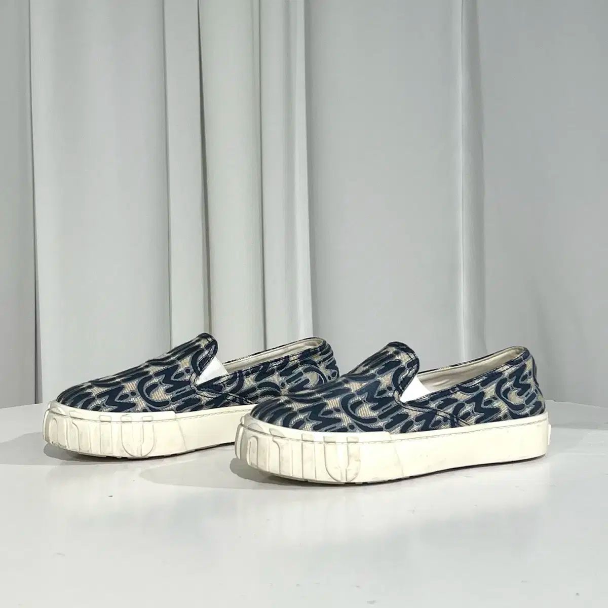 ミュウミュウ スリッポン 22.5㎝ ミュウミュウ スリッポン