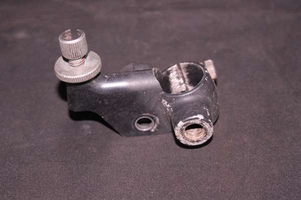 スズキ バンディット 250 GJ77A クラッチレバーホルダー S180-83