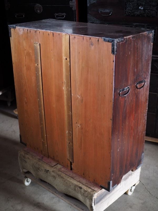 明治時代の重厚な帳場箪笥 松材フレームと前面欅材 重量有 カギ無し 古録展 品番S10764 MARWIL-DEMENAGEMENTS_CH