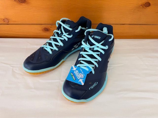 バドミントンシューズ