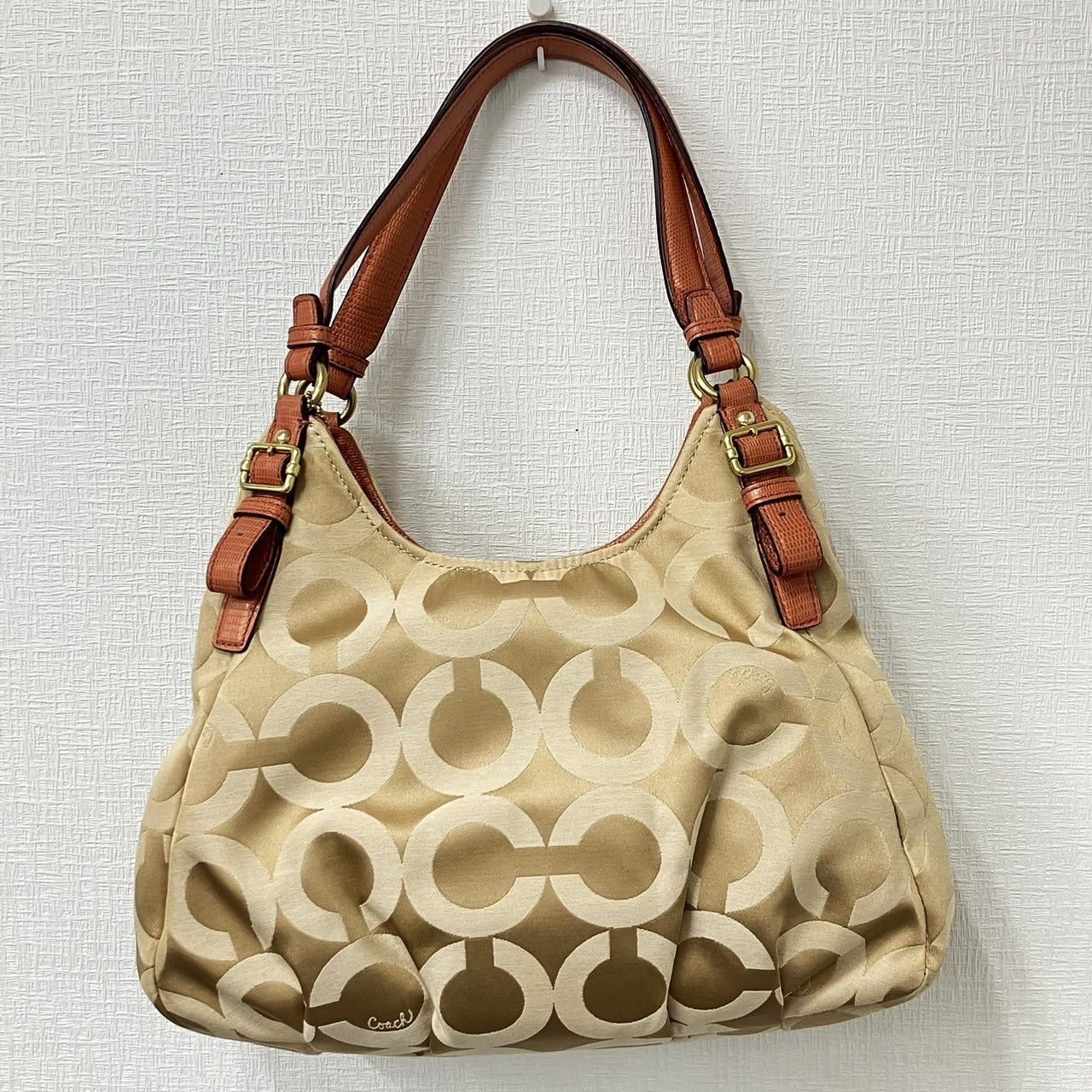 coach ベージュ サテン ショルダーバッグ