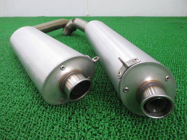 996 サイレンサーマフラー 左右 573.1.039.1F/574.1.039.1F ドゥカティ 純正 中古 573.1.039.1F 574.1.039.1F コケキズ無し Vm 996 サイレンサーマフラー 左右 573.1.039.1F/574.1.039.1F ドゥカティ