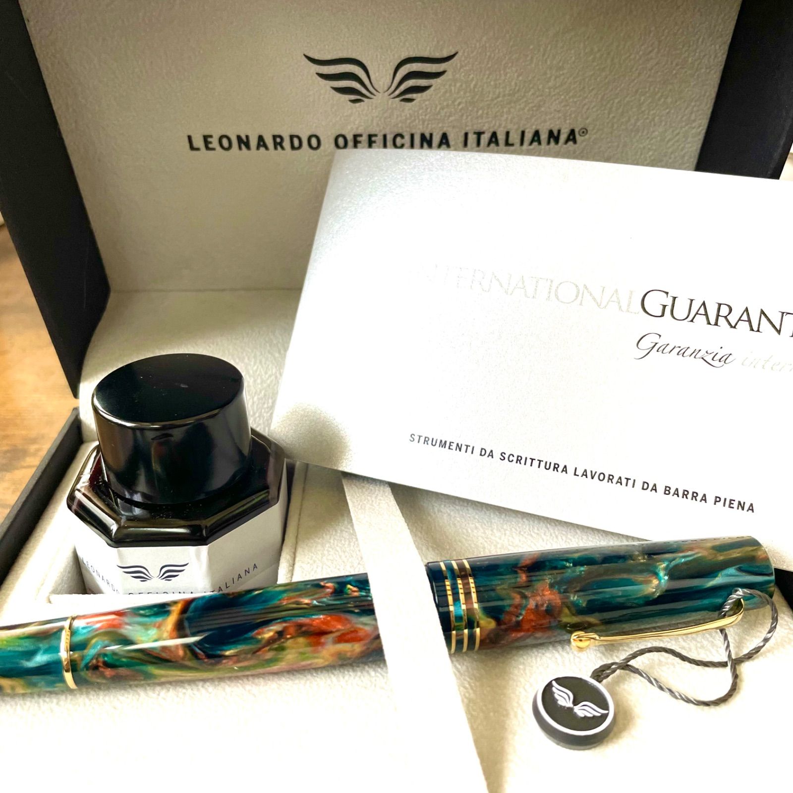 【限定生産品43本】レオナルド 万年筆 MZG サンセット・ウェーブ F 限定生産品43本】レオナルド 万年筆 MZG サンセット・ウェーブ F