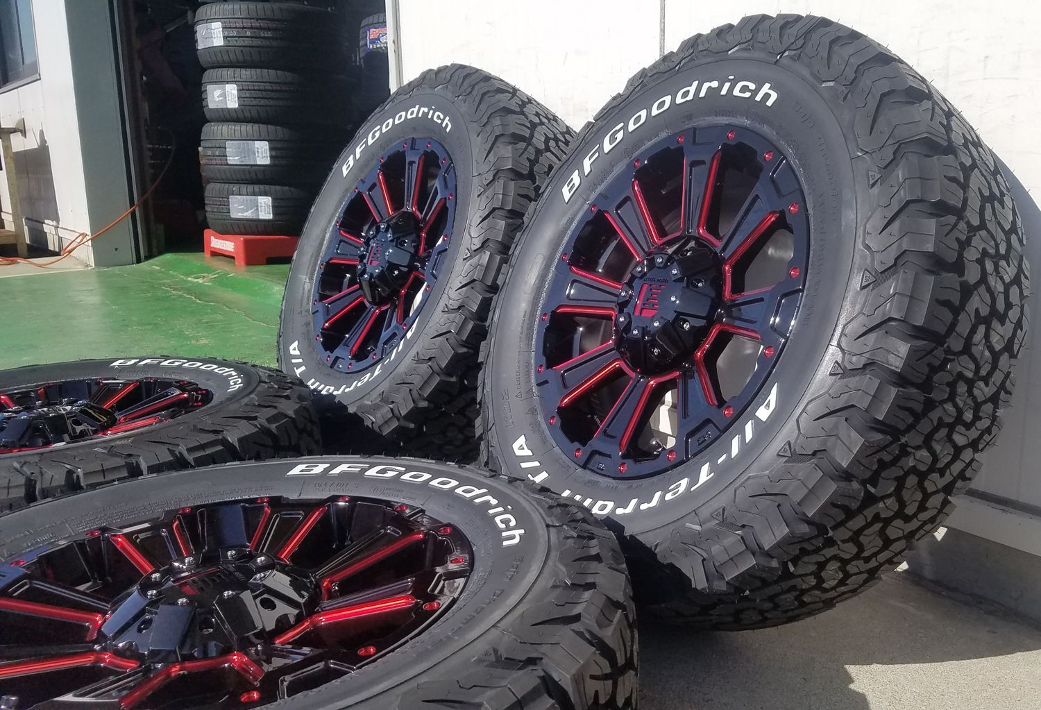 デリカD5 エクストレイル RAV4 クロスロード タイヤホイール