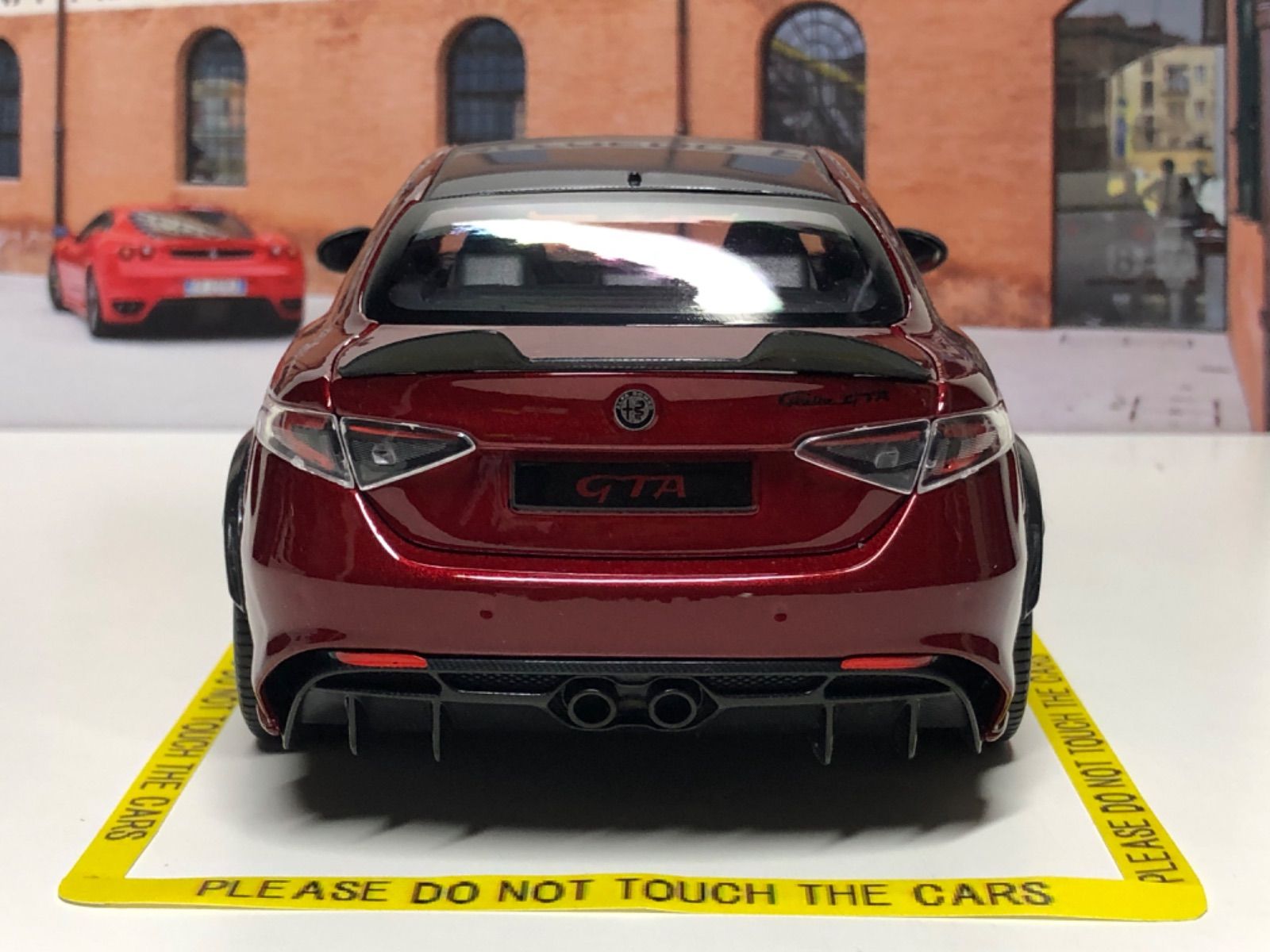 Burago 1/18 Alfa Romeo Giulia GTA メタリックレッド アルファロメオ