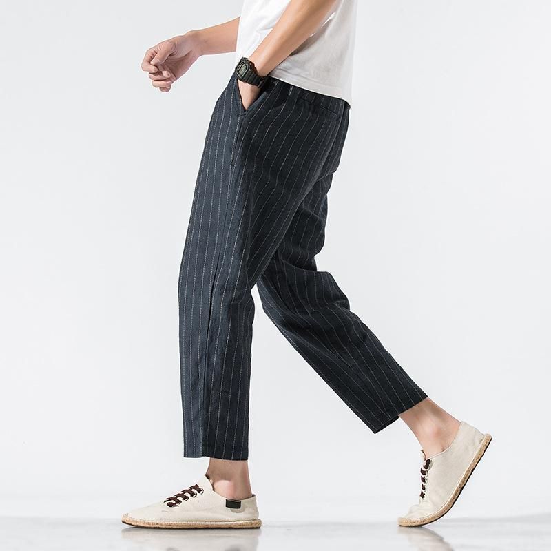 テーパードパンツ