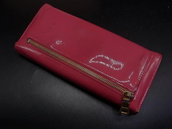 miumiu ミュウミュウ パテントレザー 二つ折り 長財布