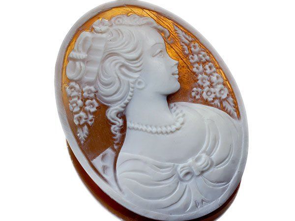 ジュエリー極】作家品 サイン刻印有 リボンの服の貴婦人 シェルカメオ