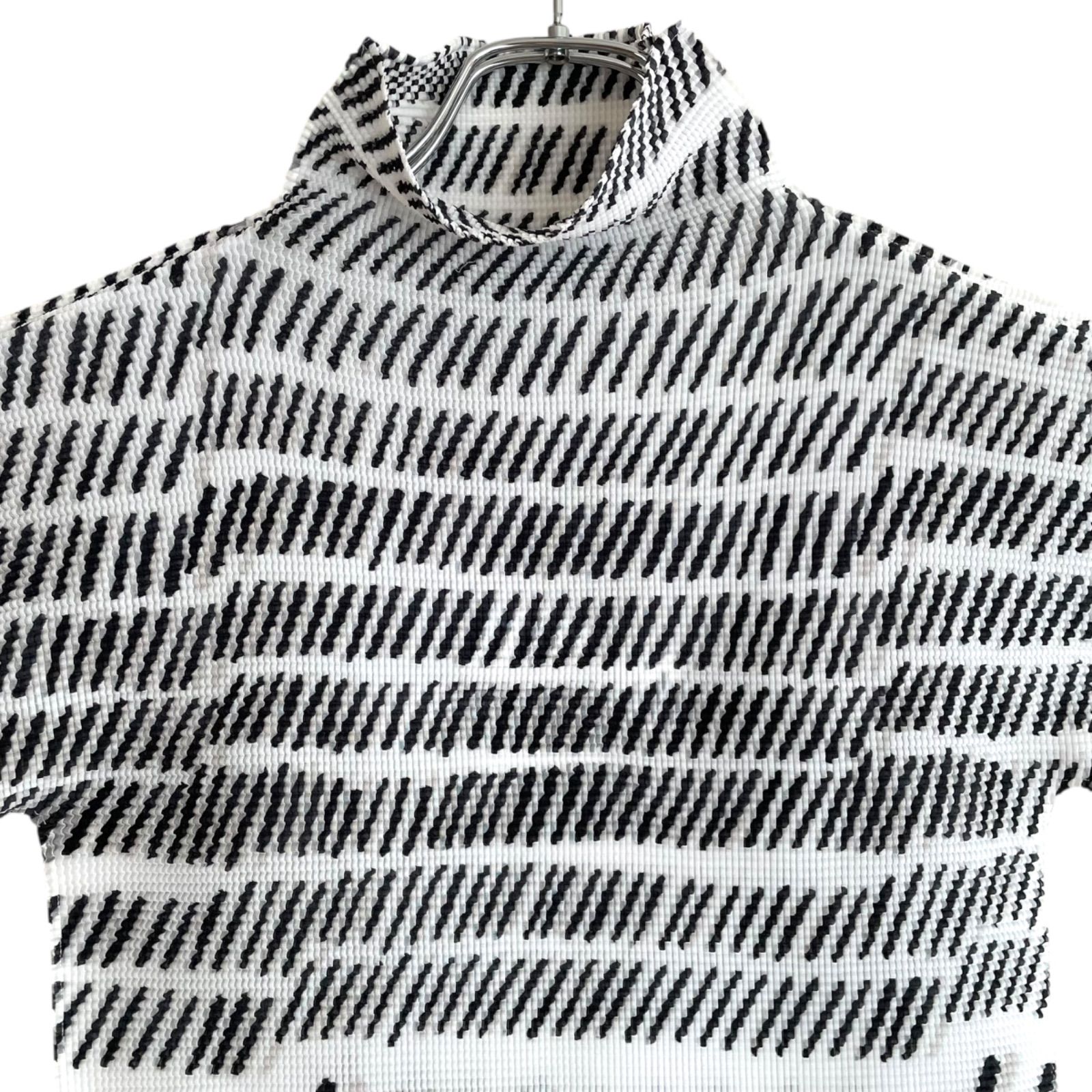 me ISSEY MIYAKE ミーイッセイミヤケ レディース トップス ニット 半袖 