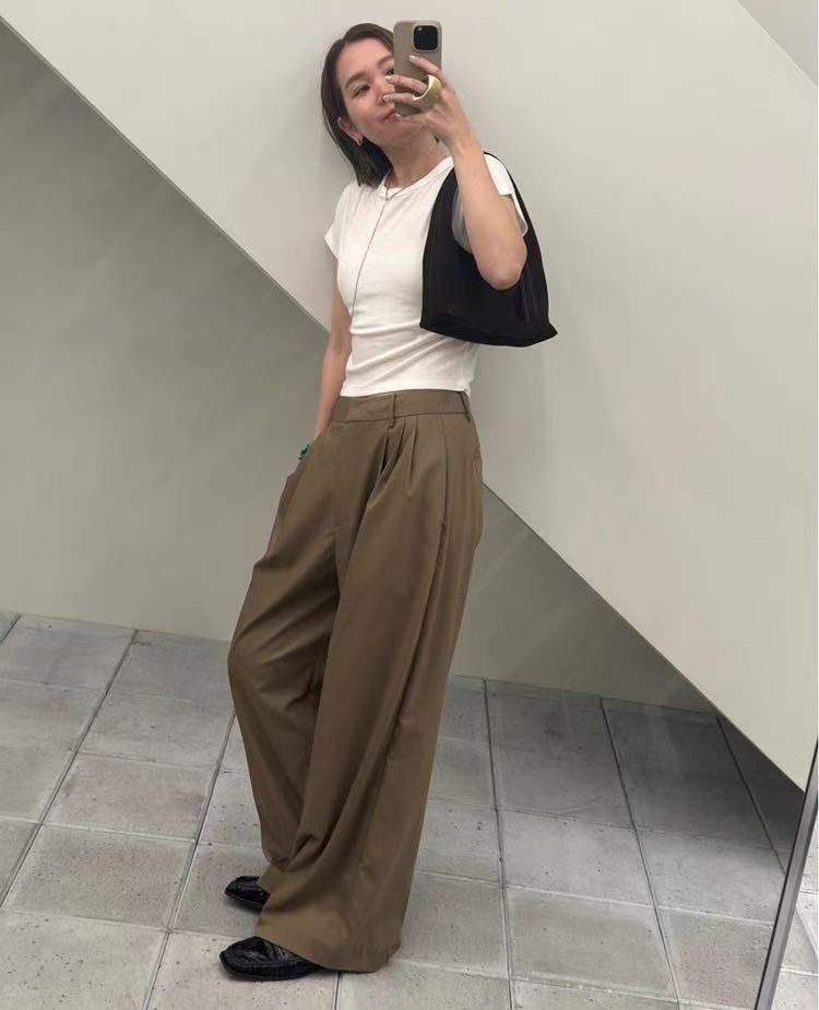 パンツ TODAYFUL Lightweight Tuck Trousers TODAYFUL（トゥデイフル）の「【TODAYFUL/トゥデイフル