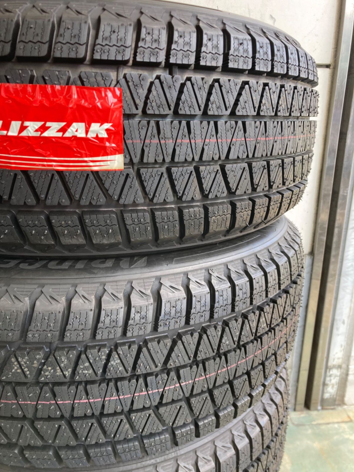 34    未使用品　235／55R18 　ブリヂストン　スタッドレス　2019年製　４本