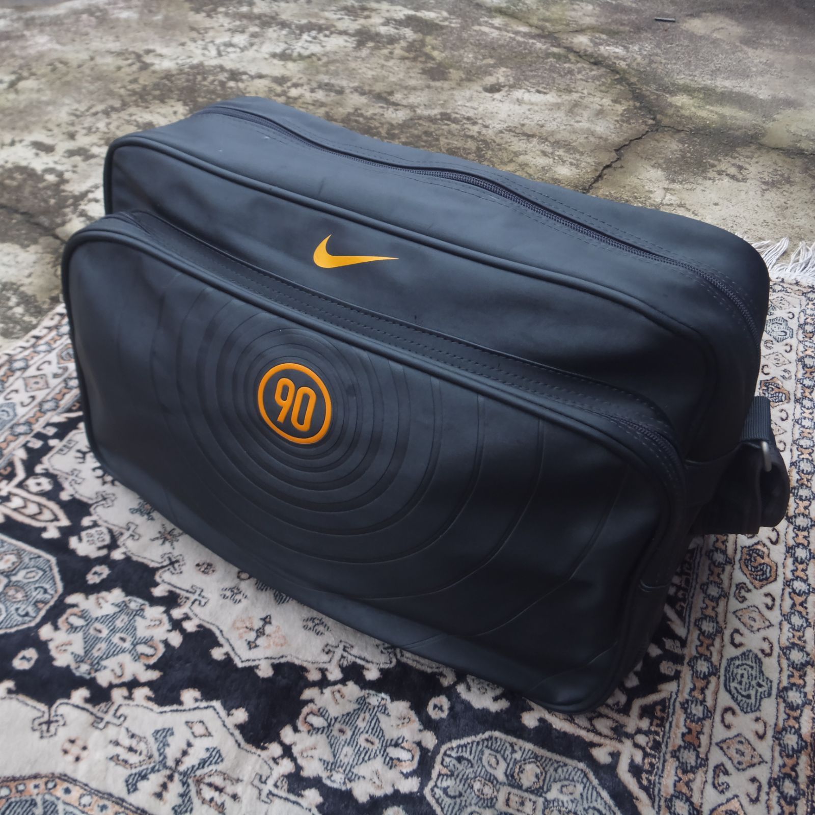 00s y2k nike total 90 shoulder bag soccer - メルカリ