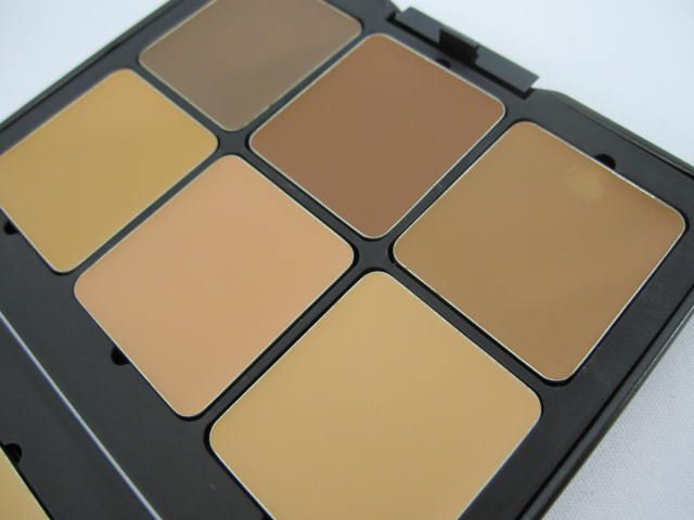 352 メイクアップフォーエバー