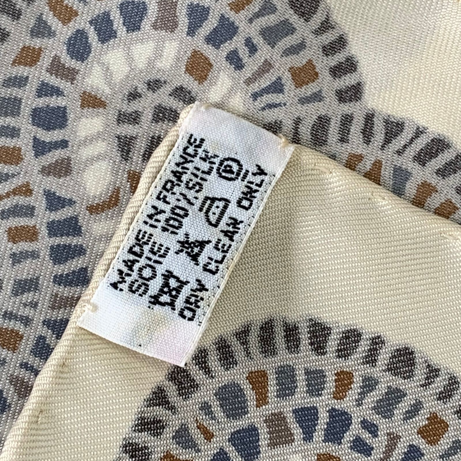 HERMES エルメス カレ90 SOUS LE CEDRE ヒマラヤ杉の下で スカーフ