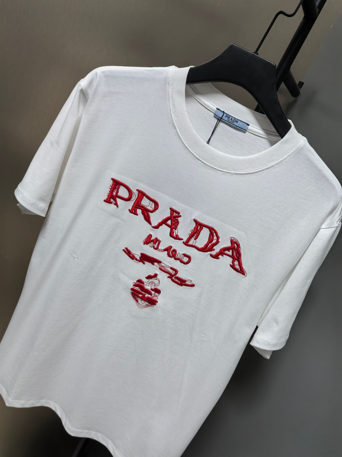 美品　PRADA ラメ　ロゴTシャツ　レア★ 楽天市場】PRADA（柄ロゴ）（Tシャツ・カットソー｜トップス