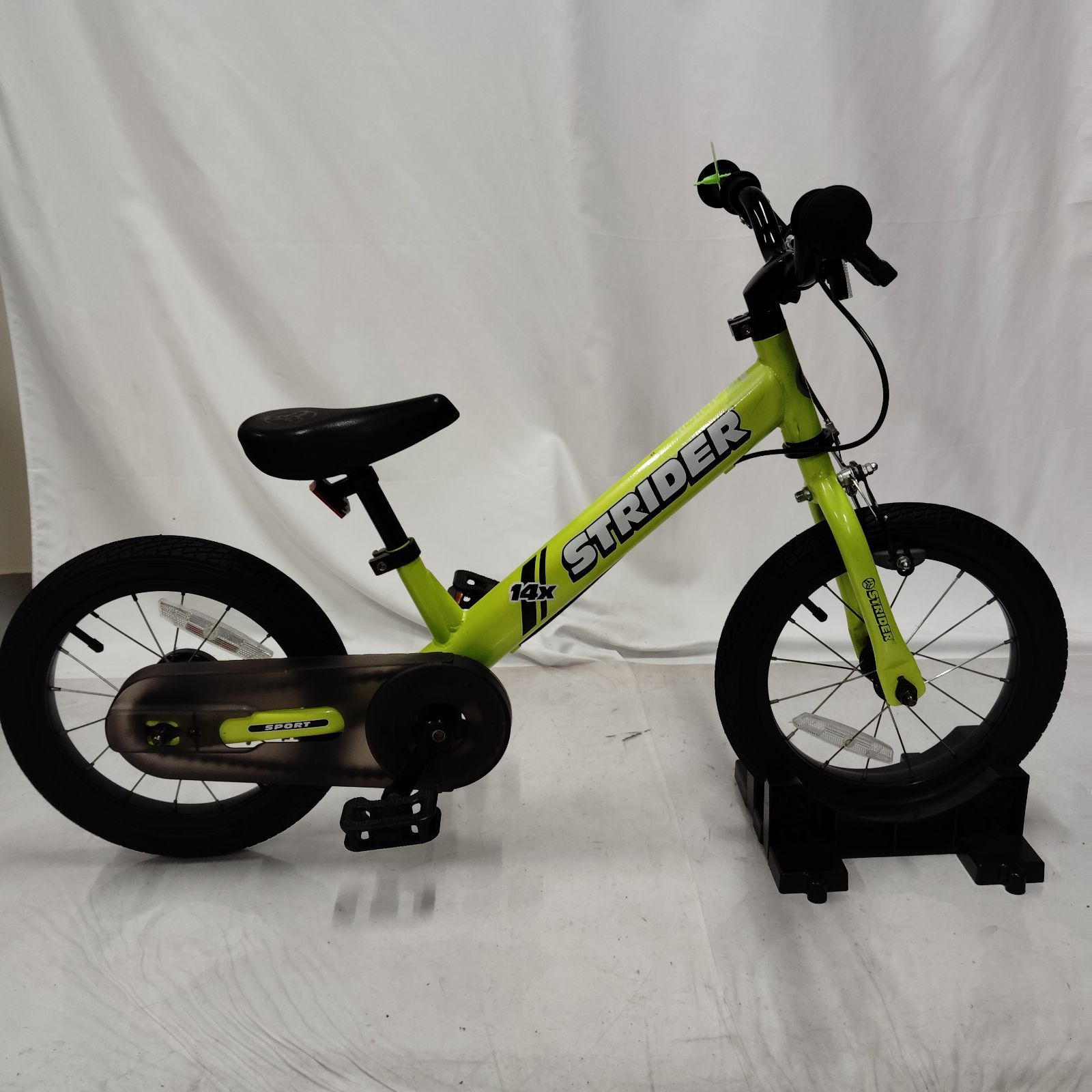 【美品・希少カラー】廃盤品 STRIDER ストライダー 14× ライムイエロー 大人気 STRIDER ストライダー 14× ライムイエロー 廃盤品 希少