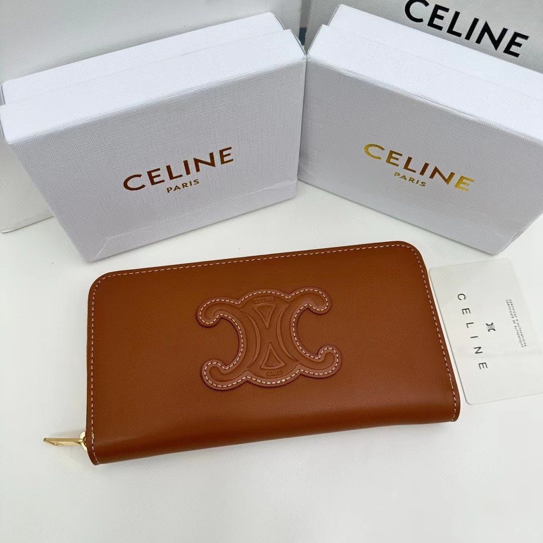 今日特価】CELINE セリーヌ TRIOMPHE CUIR 大きなジップ