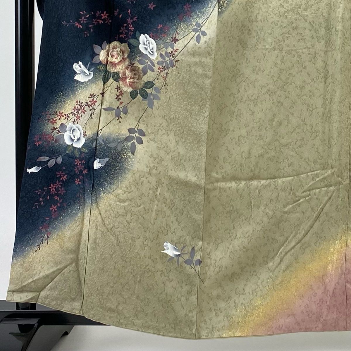 【専用】振袖 着物 中古 正絹 薔薇模様 身丈156cm M A1085-8 専用】振袖 着物 中古 正絹 薔薇模様 身丈156cm M A1085-8