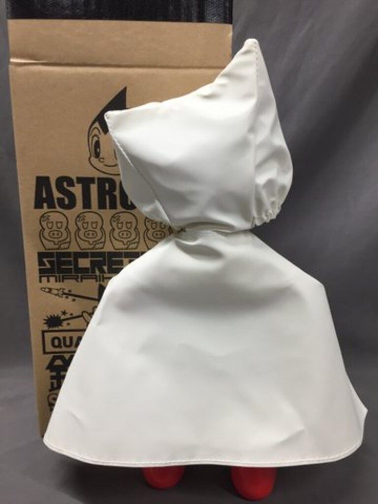 SECRET BASE Middle Scale Caped Astro Boy RESmileiv ver