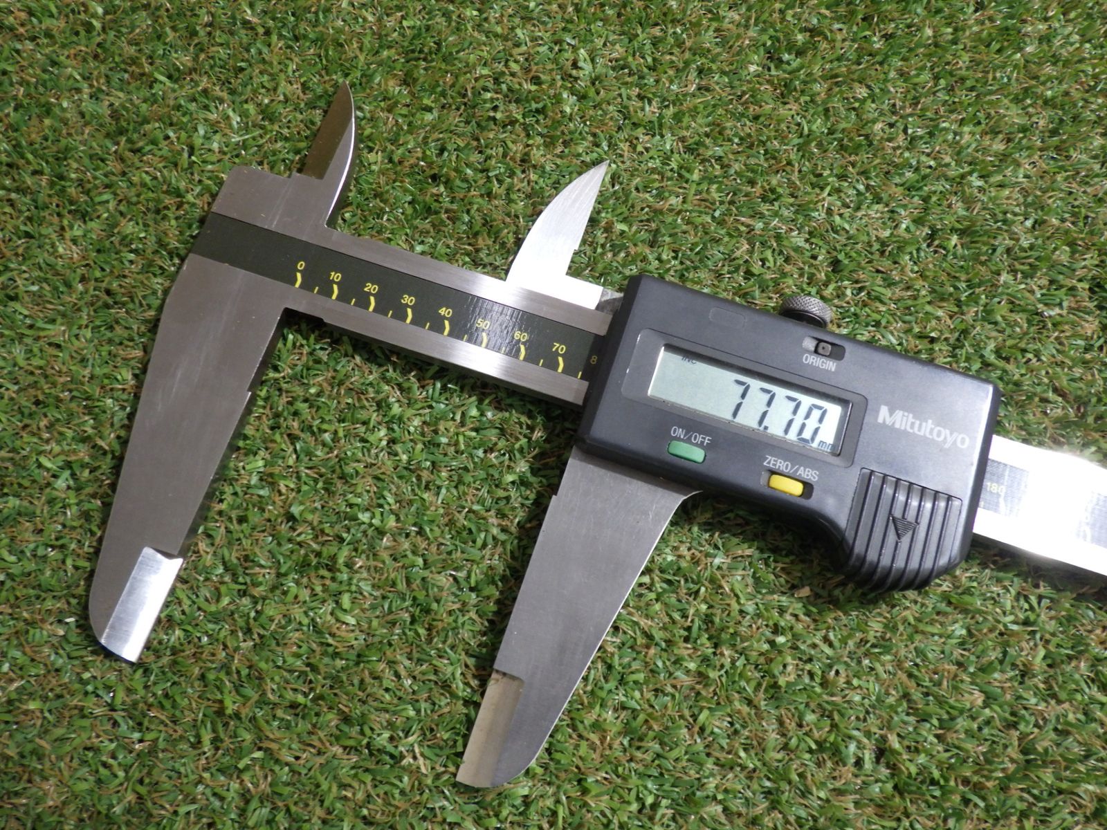 Mitutoyo デジタルノギス(500-501-10,CD-60C)ケース付