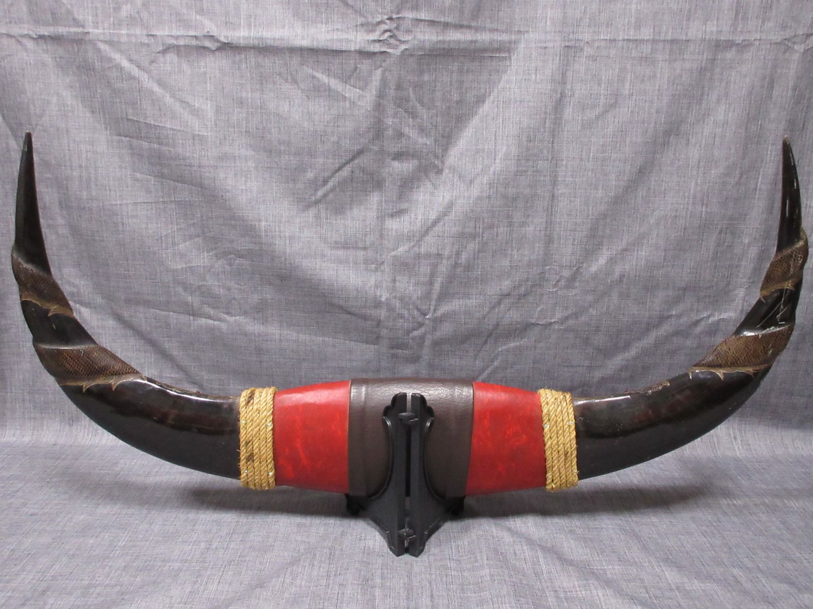 水牛の角 龍柄彫刻 民芸品 置物 (大) type-B - メルカリ