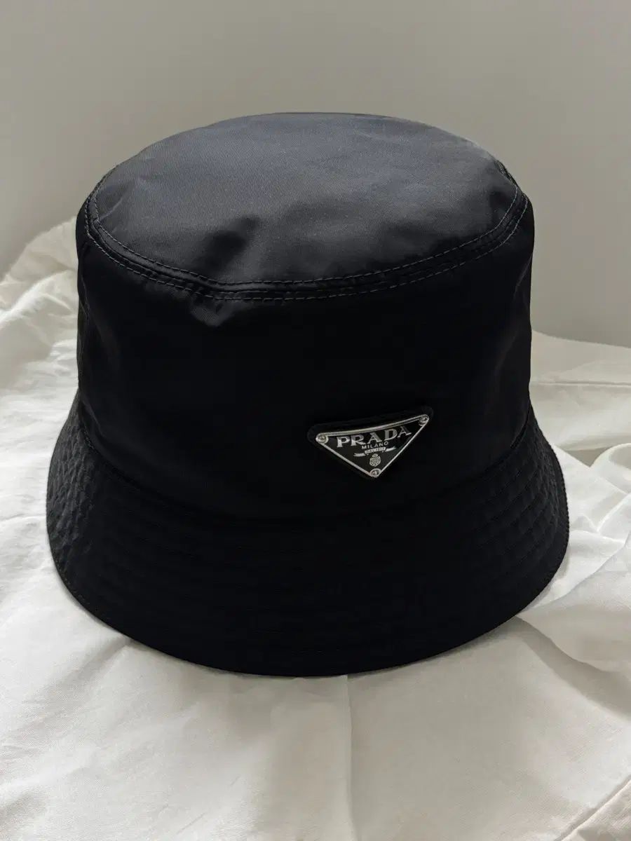<새상품> 正規品 Prada プラダ リナイロン バケットハット 2025 L