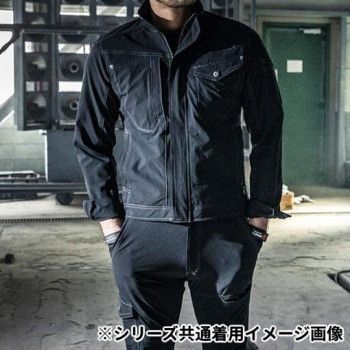 グレー