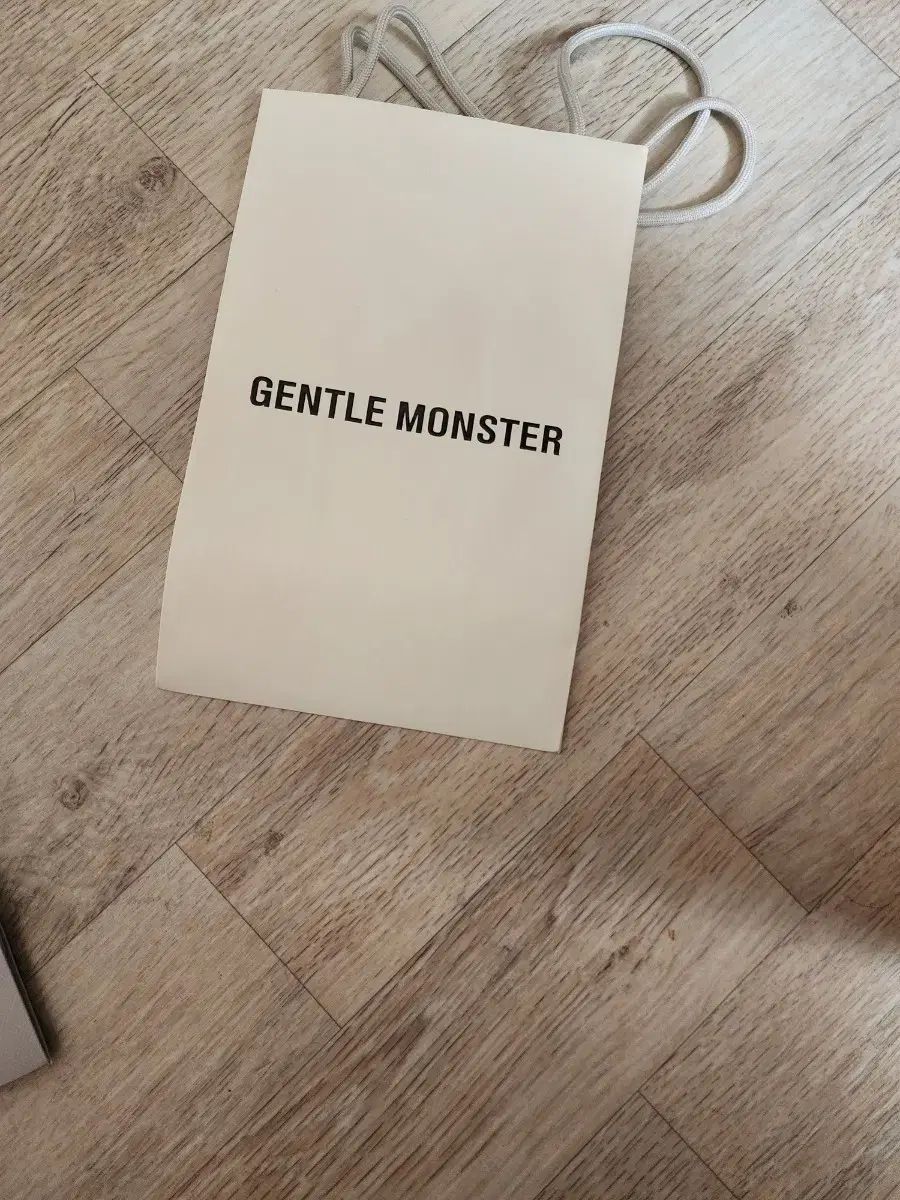 ジェントル・モンスター ショッピングバッグ