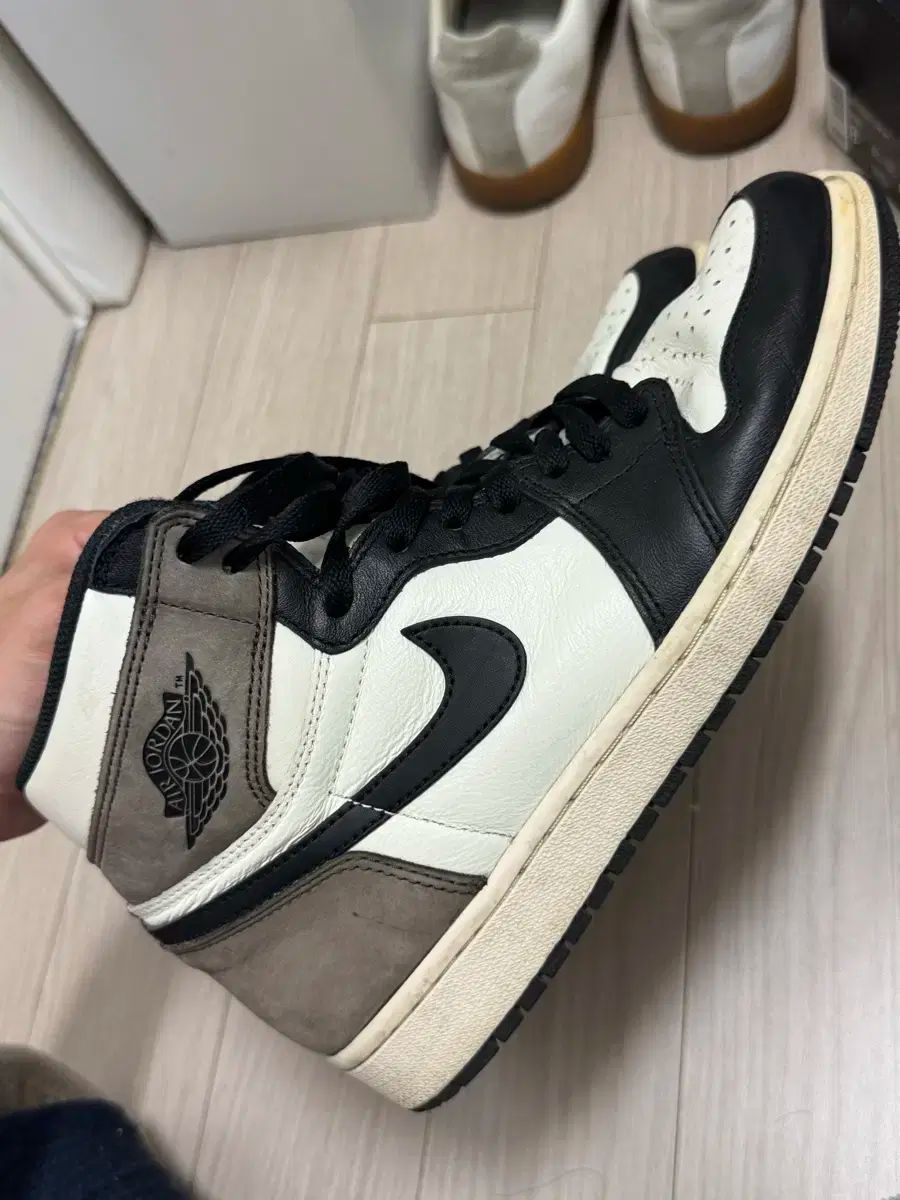 NIKE ナイキ エアジョーダン ハイ ダークモカ 265